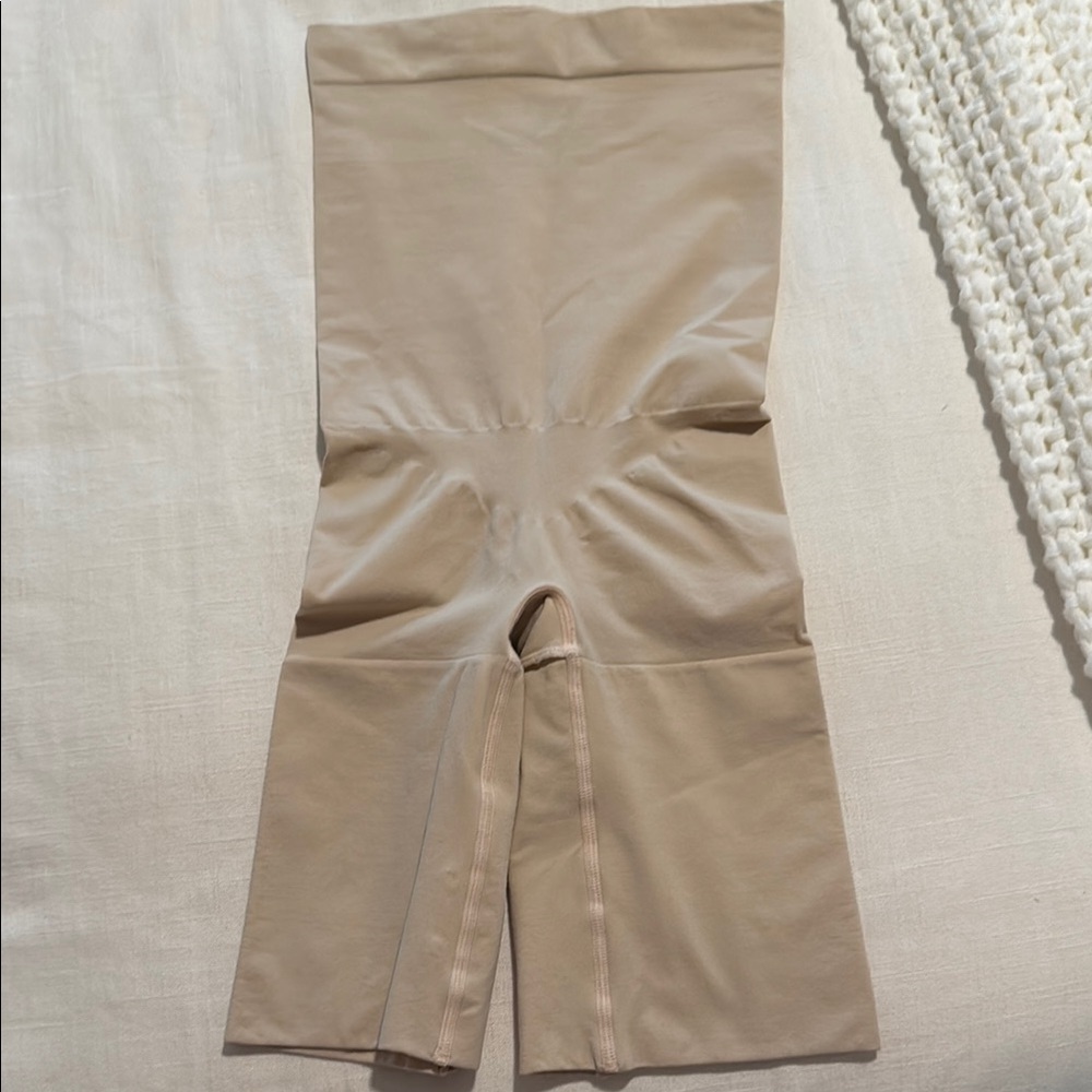 Spanx shapewear high waisted shorts with double gusset. Size M